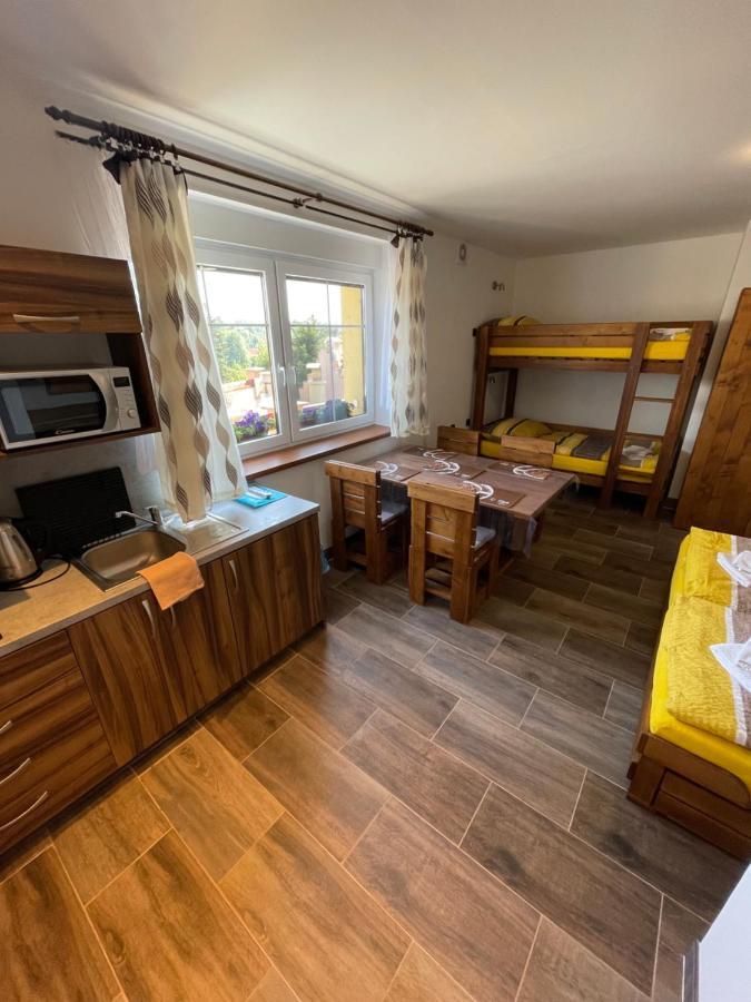 Maxovo Kralovstvi Apartment Rovensko pod Troskami Ngoại thất bức ảnh