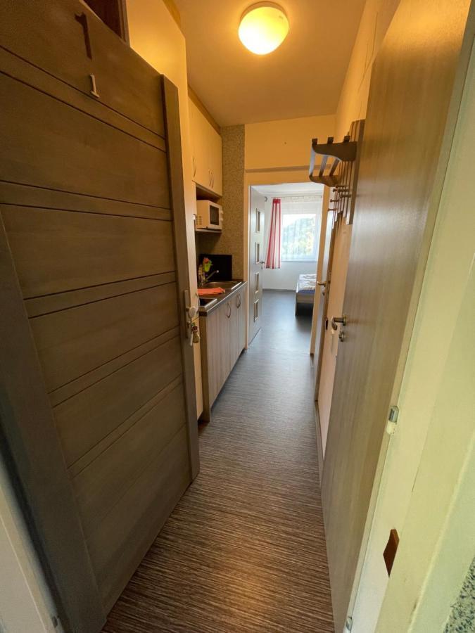 Maxovo Kralovstvi Apartment Rovensko pod Troskami Ngoại thất bức ảnh