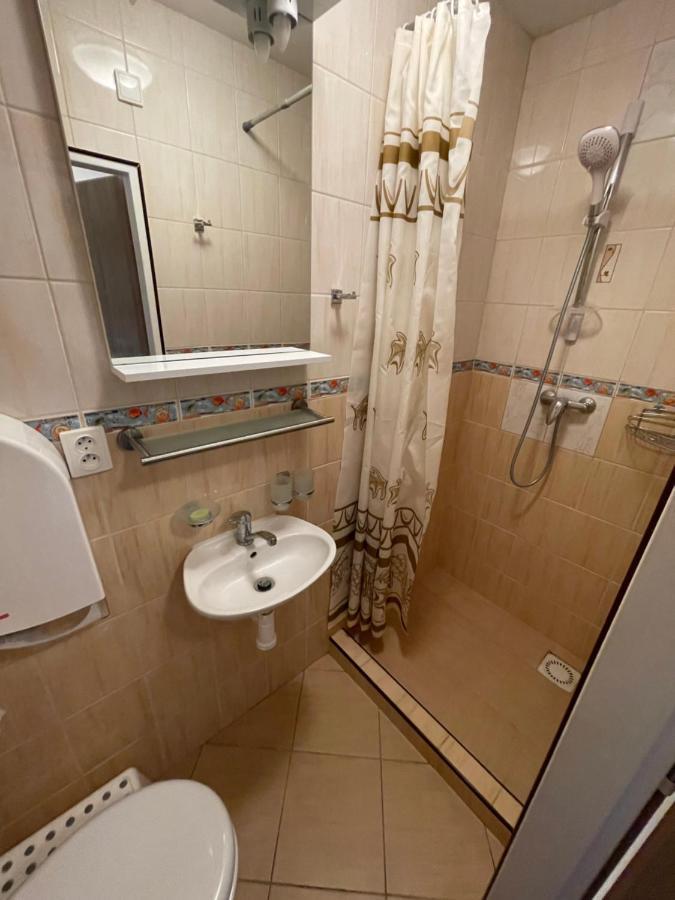 Maxovo Kralovstvi Apartment Rovensko pod Troskami Ngoại thất bức ảnh