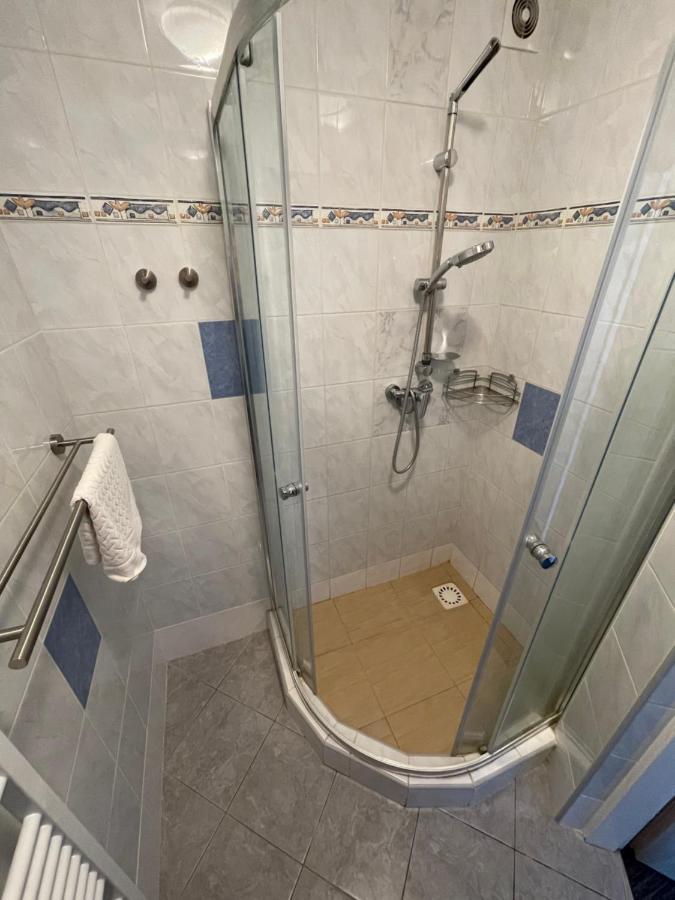 Maxovo Kralovstvi Apartment Rovensko pod Troskami Ngoại thất bức ảnh