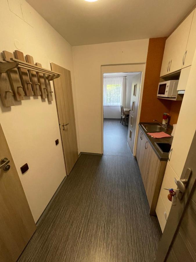 Maxovo Kralovstvi Apartment Rovensko pod Troskami Ngoại thất bức ảnh