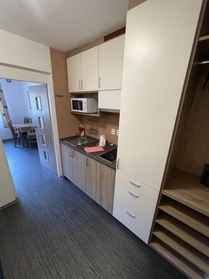 Maxovo Kralovstvi Apartment Rovensko pod Troskami Ngoại thất bức ảnh