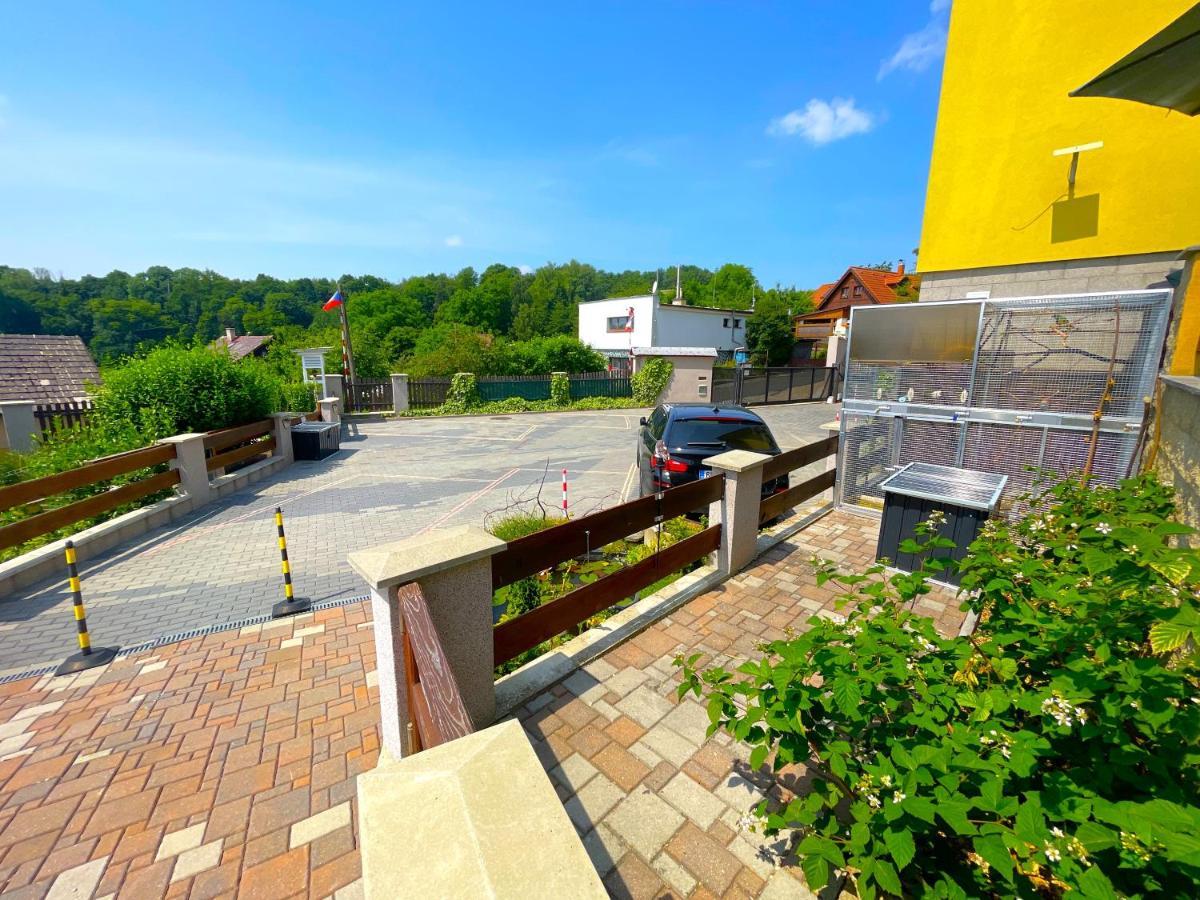 Maxovo Kralovstvi Apartment Rovensko pod Troskami Ngoại thất bức ảnh